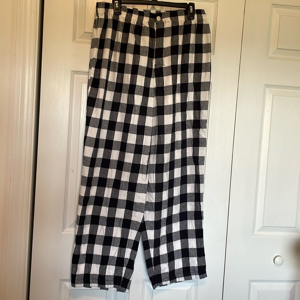 Menโs Landsโ End Sz L pj pants. Button fly navy & white checkered elastic waist